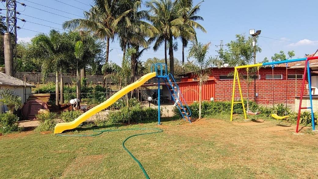 Whispering Woods Resort Lonavala Eksteriør billede