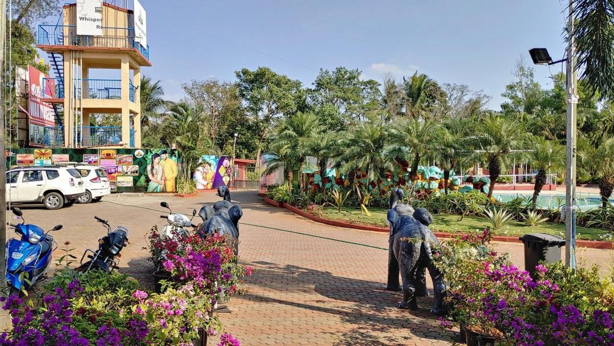 Whispering Woods Resort Lonavala Eksteriør billede